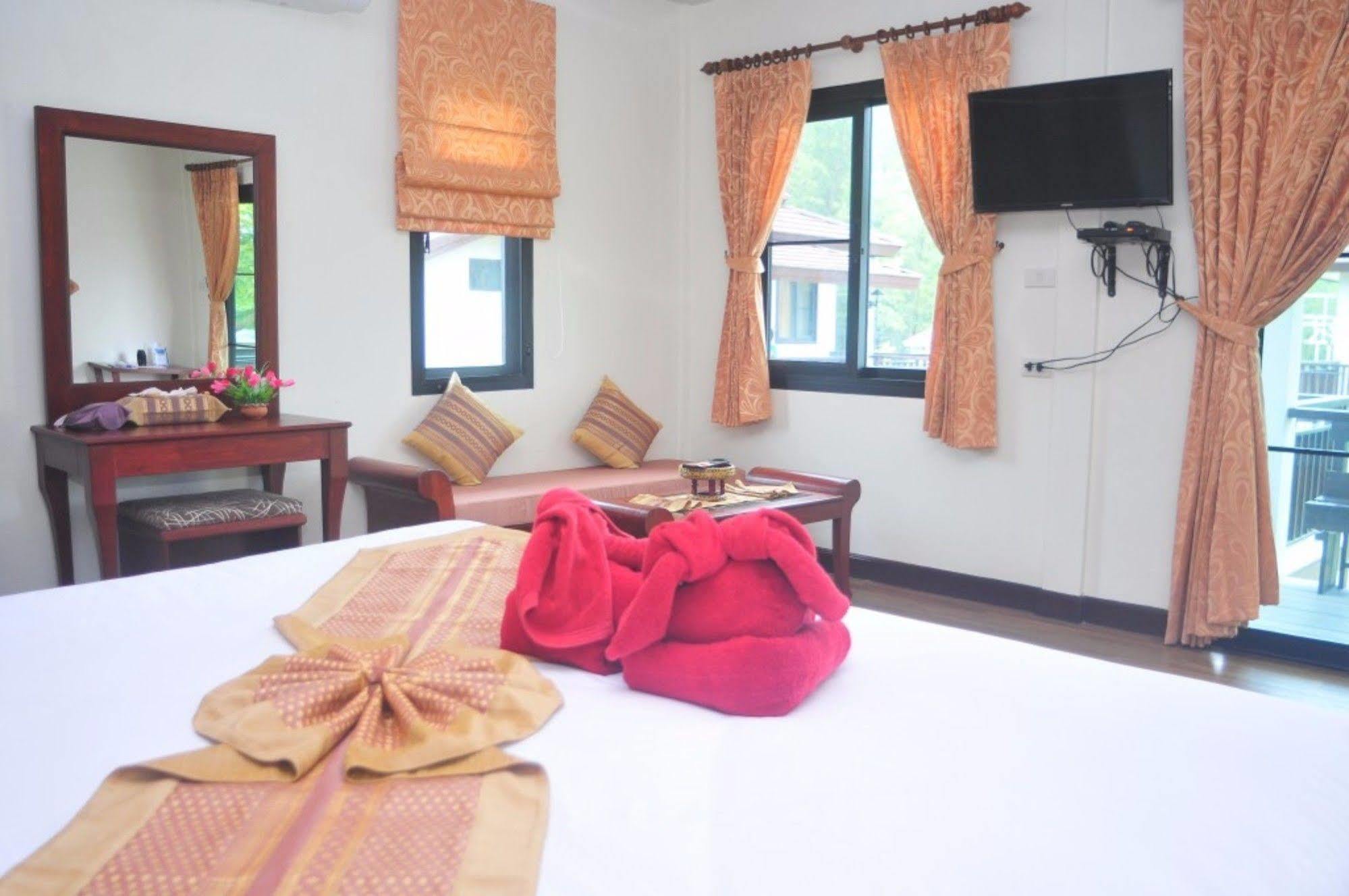 The Hip Resort @ Khao Lak Bang Sak Εξωτερικό φωτογραφία