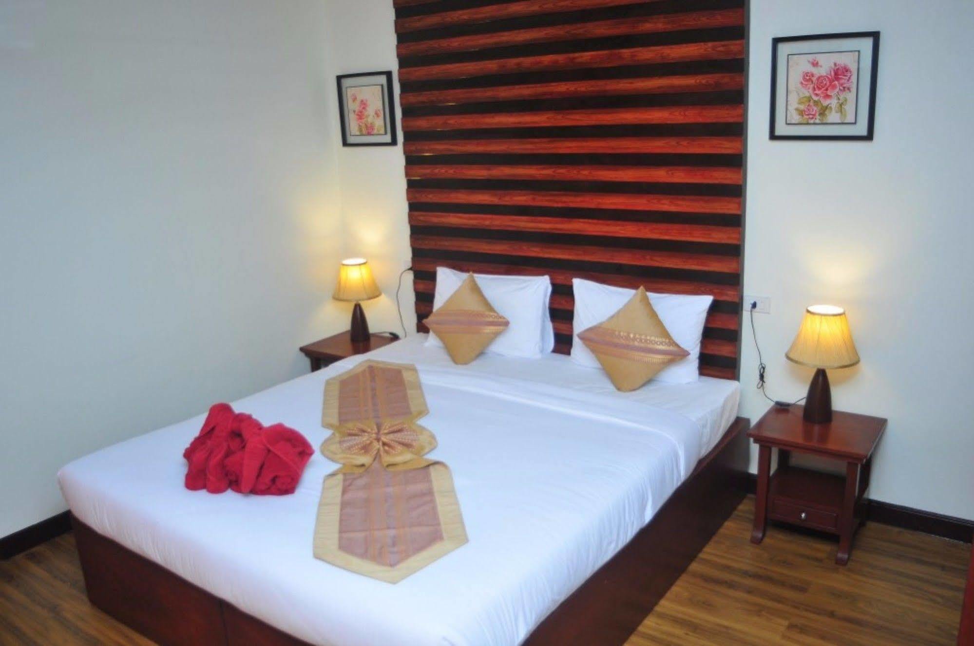 The Hip Resort @ Khao Lak Bang Sak Εξωτερικό φωτογραφία