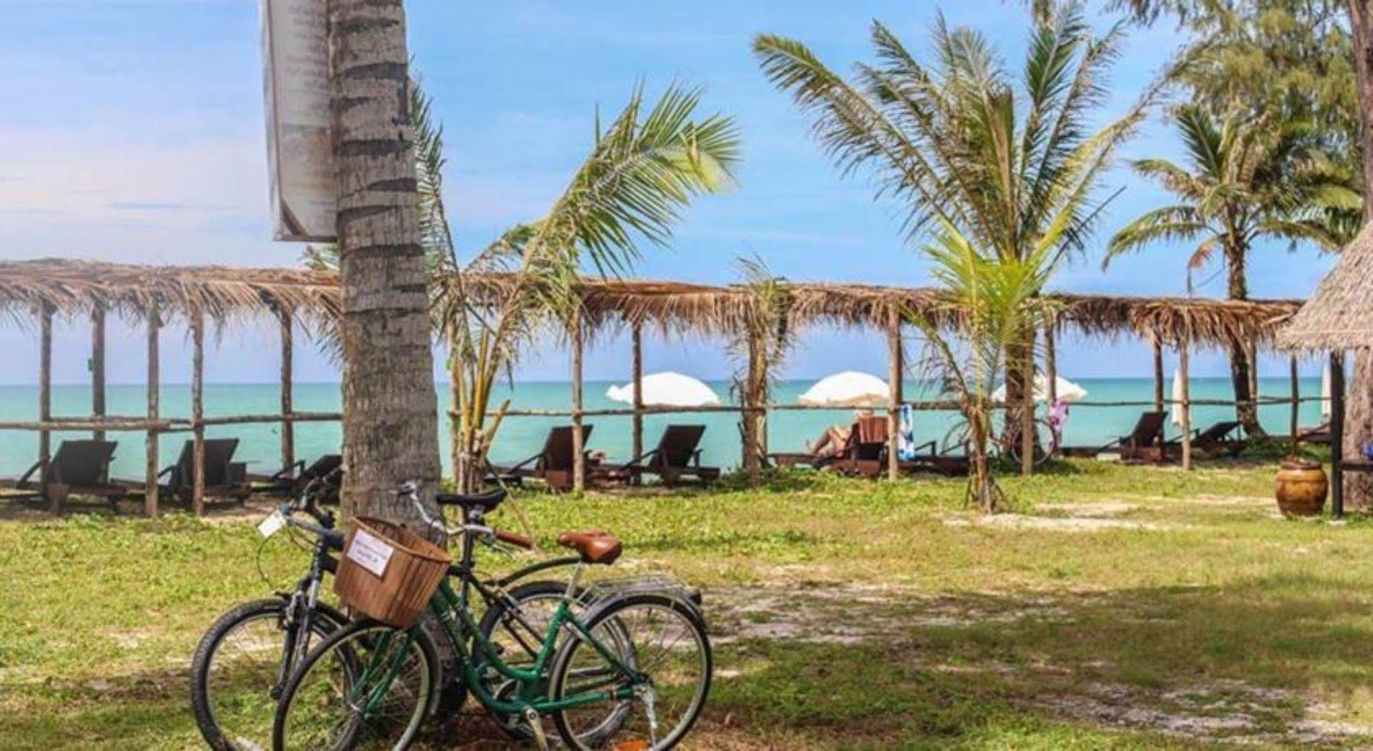 The Hip Resort @ Khao Lak Bang Sak Εξωτερικό φωτογραφία